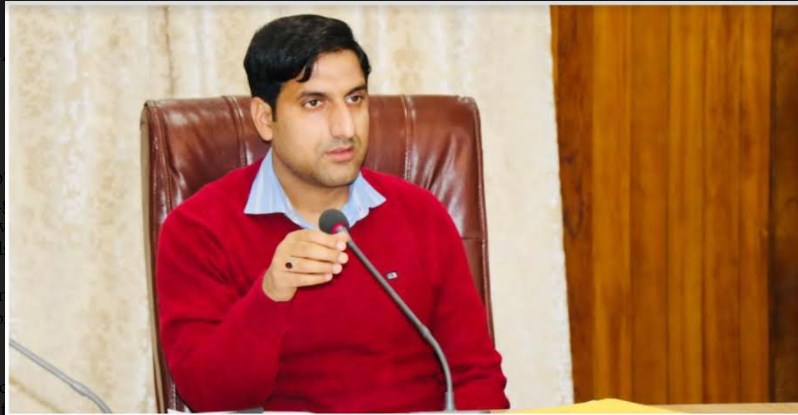 DC Srinagar finalises strategy for vaccination of Target  groups from May 25